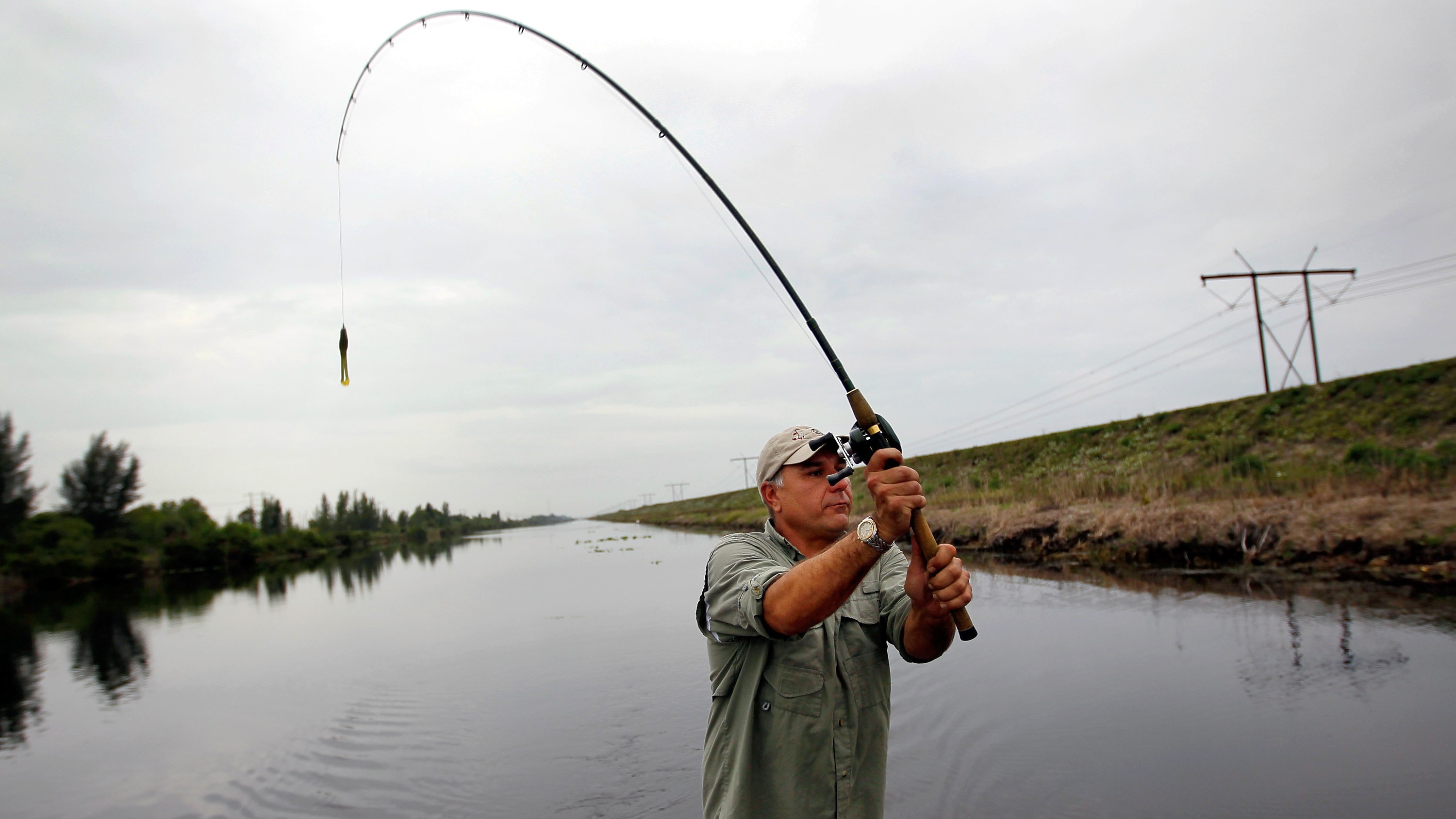 Rybár_nahadzuje_udica